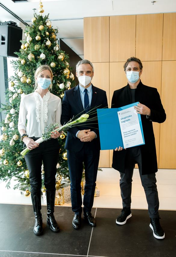 logout award 9
